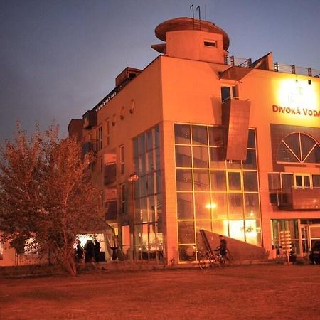 Hotel And Park Divoka Voda Bratislava Dış mekan fotoğraf