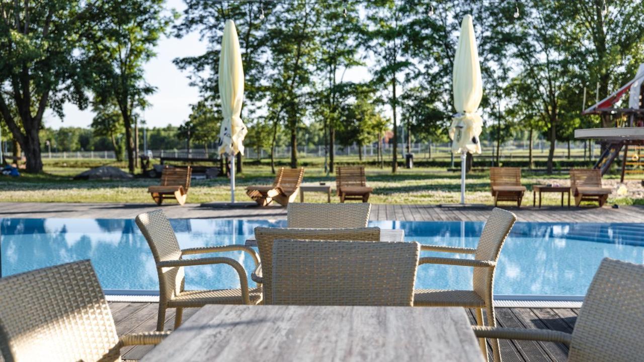 Hotel And Park Divoka Voda Bratislava Dış mekan fotoğraf