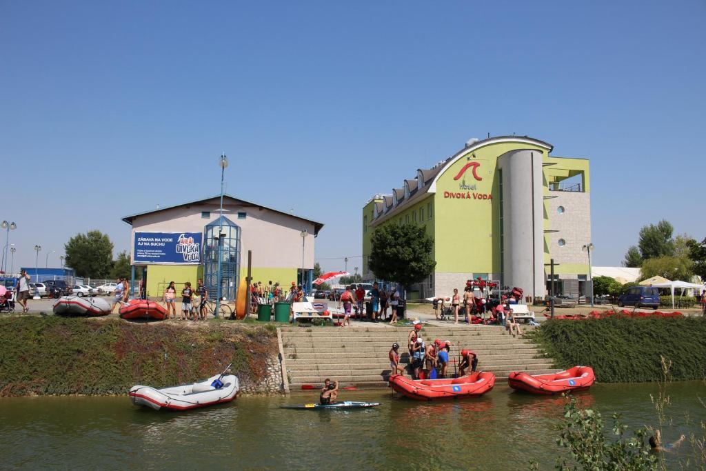 Hotel And Park Divoka Voda Bratislava Dış mekan fotoğraf